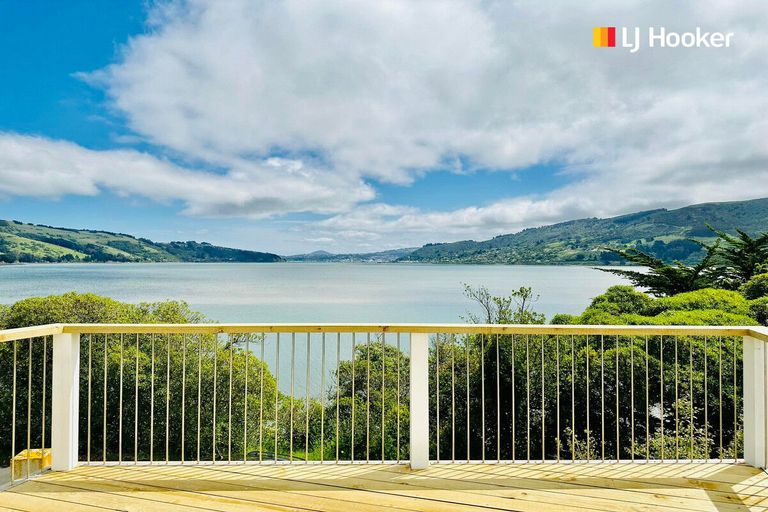 Photo of property in 6 Bewley Avenue, Macandrew Bay, Dunedin, 9014