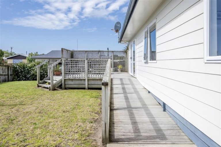 Photo of property in 26 Karaka Street, Otaki Beach, Otaki, 5512