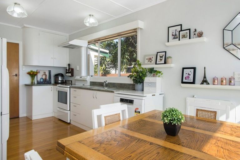 Photo of property in 16g Church Street, Katikati, 3129