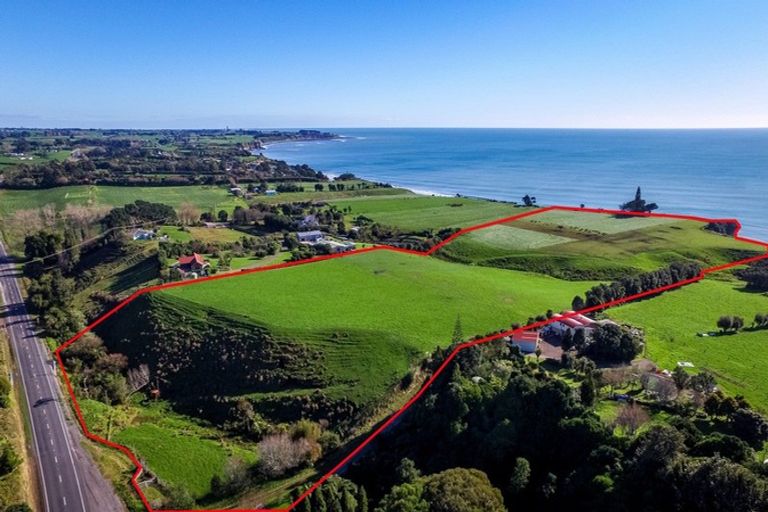 Photo of property in 1119 Main Road North, Onaero, Urenui, 4383