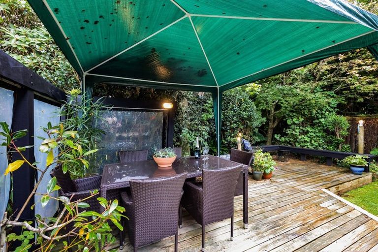 Photo of property in 19a John Guthrie Place, Merrilands, New Plymouth, 4312