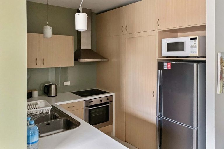 Photo of property in City Lodge Apartments, 401/115 Vivian Street, Te Aro, Wellington, 6011