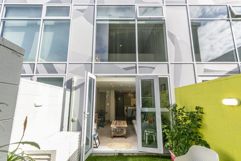 Photo of property in Canvas Apartments, 3/307 Willis Street, Te Aro, Wellington, 6011