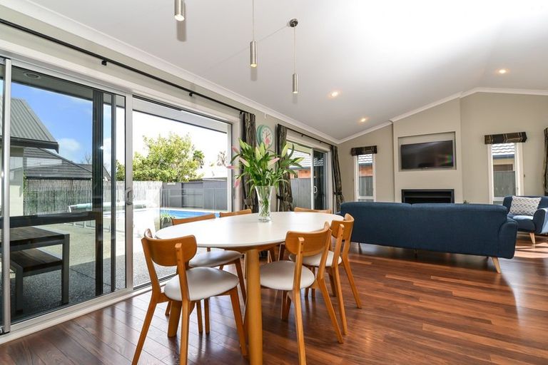 Photo of property in 26 The Esplanade, Huntington, Hamilton, 3210