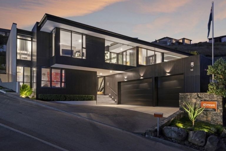 Photo of property in 12 Challenger Lane, Redcliffs, Christchurch, 8081