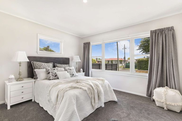 Photo of property in 12 Valentine Street, Papakura, 2110