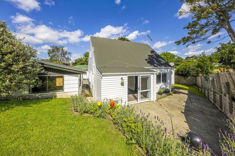 Photo of property in 27a Rotoiti Avenue, Pakuranga Heights, Auckland, 2010
