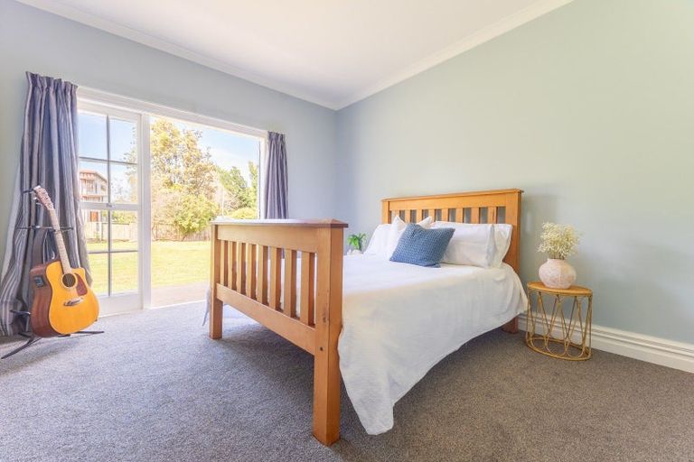Photo of property in 43 Dale Road, Raumati South, Paraparaumu, 5032