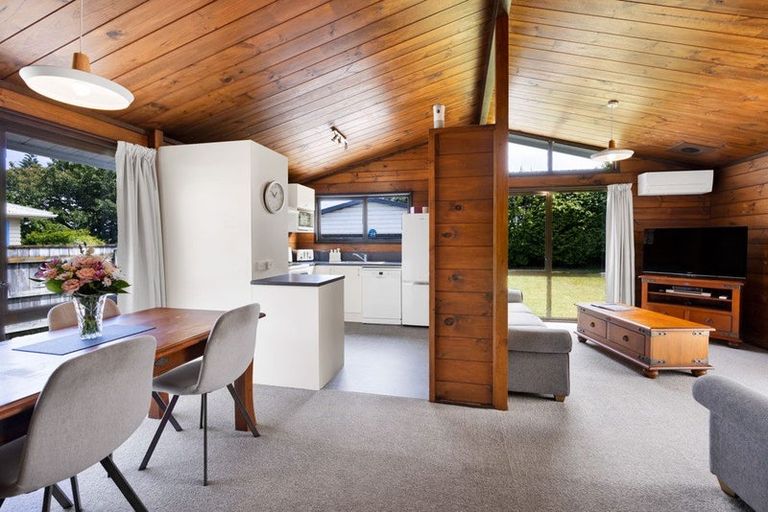 Photo of property in 23 Rospeath Crescent, Spotswood, New Plymouth, 4310