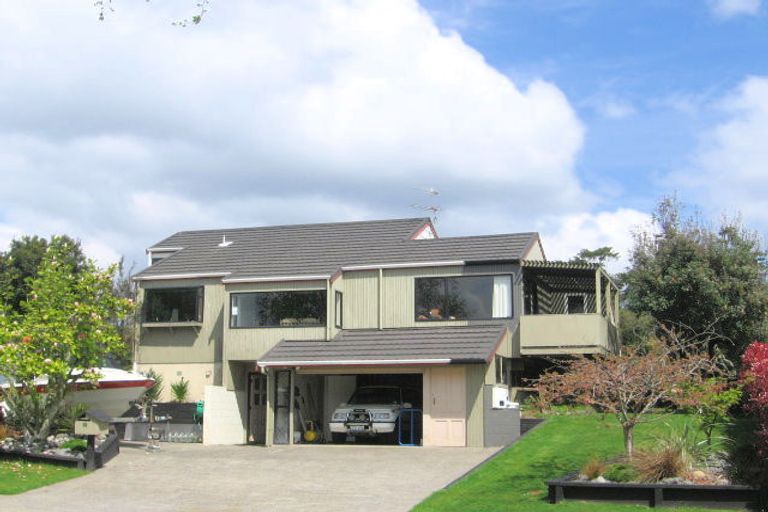 Photo of property in 11 Waitawa Place, Lynmore, Rotorua, 3010