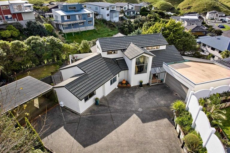 Photo of property in 28 Saint Ives Drive, Camborne, Porirua, 5026