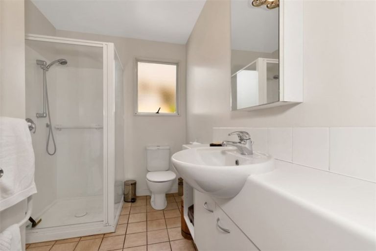 Photo of property in 31 Oakford Close, Riccarton, Christchurch, 8011