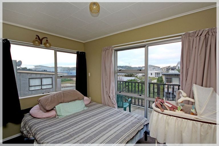 Photo of property in 3 Marine Parade North, Foxton Beach, Foxton, 4815