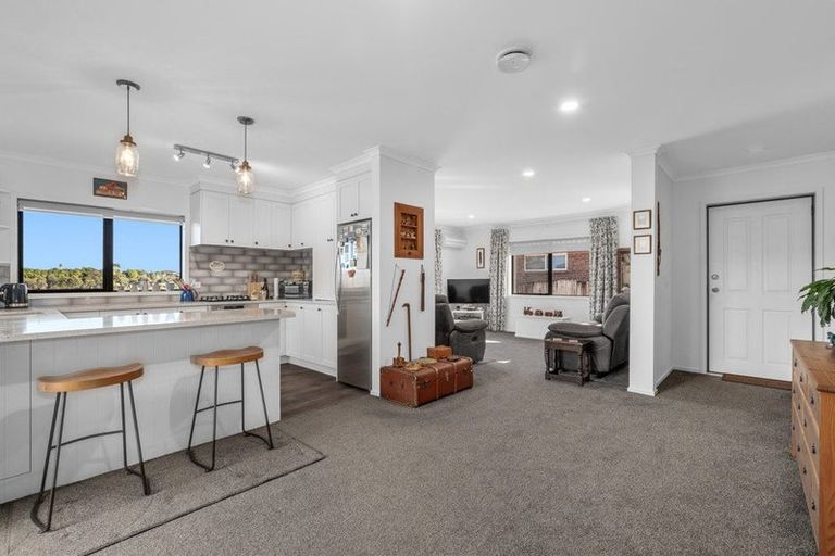 Photo of property in 76 Oteki Park Drive, Welcome Bay, Tauranga, 3112