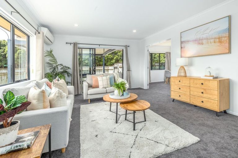 Photo of property in 18 Guildford Drive, Paraparaumu, 5032