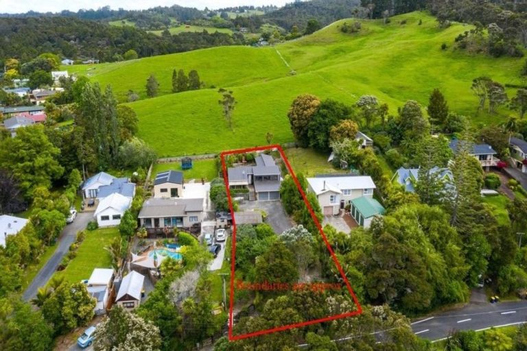 Photo of property in 16 Opanuku Road, Henderson Valley, Auckland, 0612