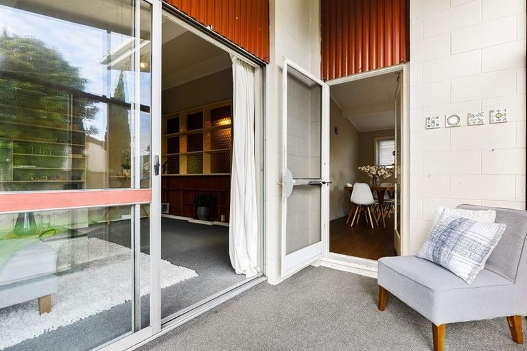 Photo of property in 2/23 Highsted Road, Bishopdale, Christchurch, 8053