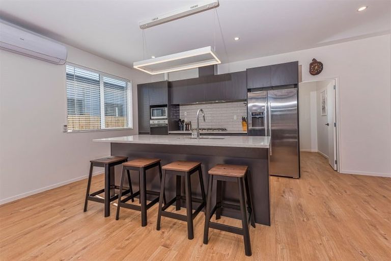 Photo of property in 5 Ropere Street, Kumeu, 0810
