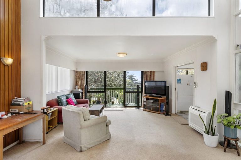 Photo of property in 25 Coromandel Crescent, Mairangi Bay, Auckland, 0630