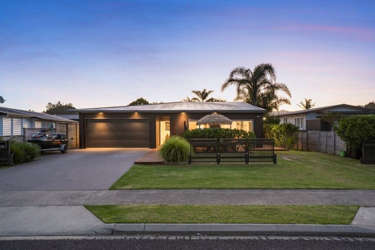 Photo of property in 209 Kiwi Road, Whangamata, 3620