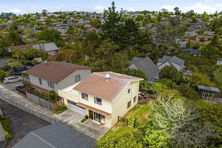 Photo of property in 2/14 Ceramco Place, Torbay, Auckland, 0630