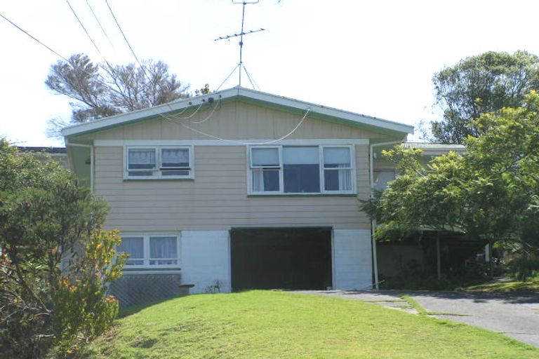 Photo of property in 36 Woodside Avenue, Northcote, Auckland, 0627
