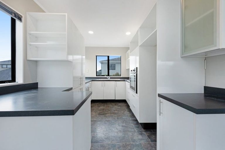 Photo of property in 8a Shastri Terrace, Khandallah, Wellington, 6035