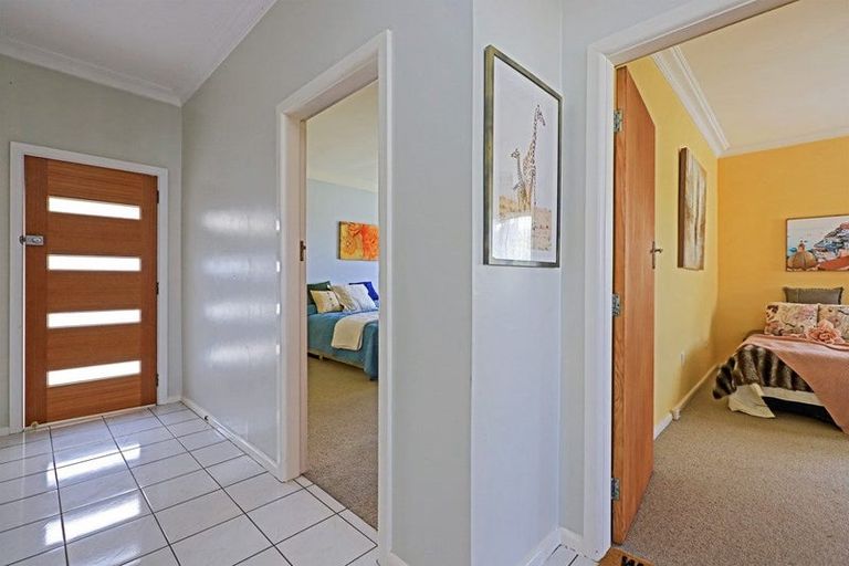 Photo of property in 215 Mayfair Avenue, Mayfair, Hastings, 4122