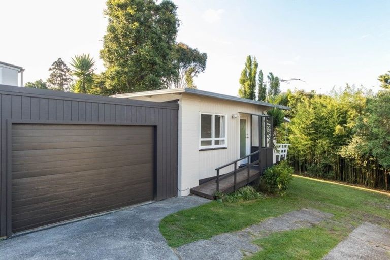 Photo of property in 147 Rangatira Road, Beach Haven, Auckland, 0626