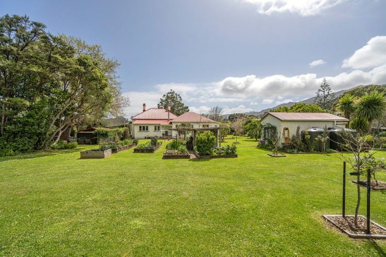 Photo of property in 72 Whangapoua Sh25 Road, Coromandel, 3506