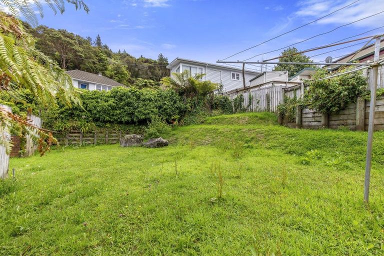 Photo of property in 81 Bird Grove, Stokes Valley, Lower Hutt, 5019