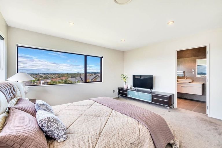 Photo of property in 14 Platinum Rise, Ranui, Auckland, 0612