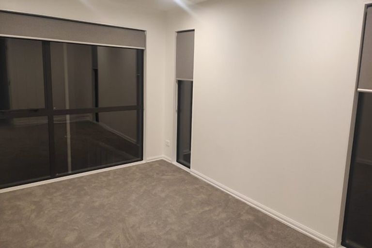 Photo of property in 2 Oakheart Way, Forrest Hill, Auckland, 0620