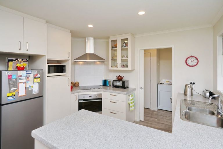 Photo of property in 14 Royal Park Drive, Parklands, Christchurch, 8083