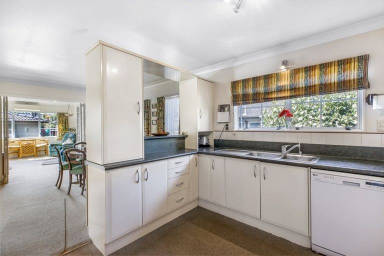 Photo of property in 19 Westholm Way, Pahurehure, Papakura, 2113