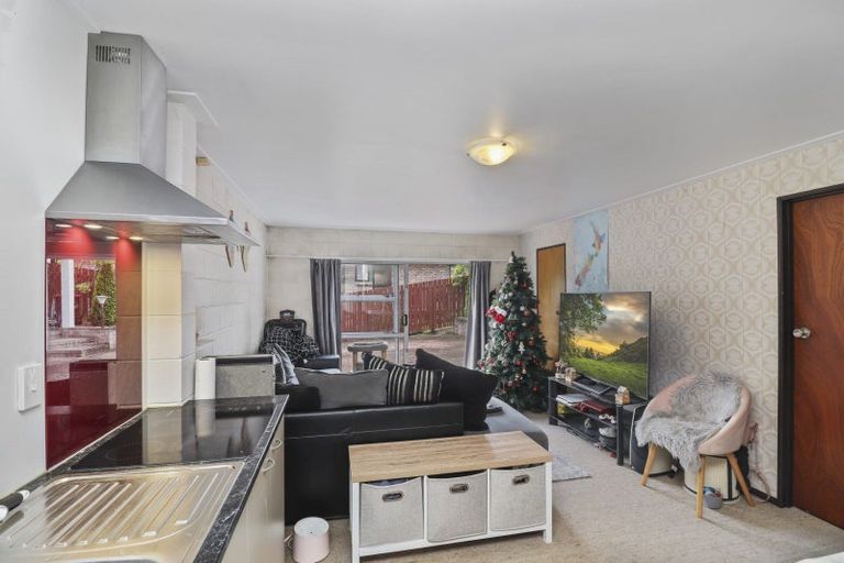 Photo of property in 70b Resolution Road, Welcome Bay, Tauranga, 3112