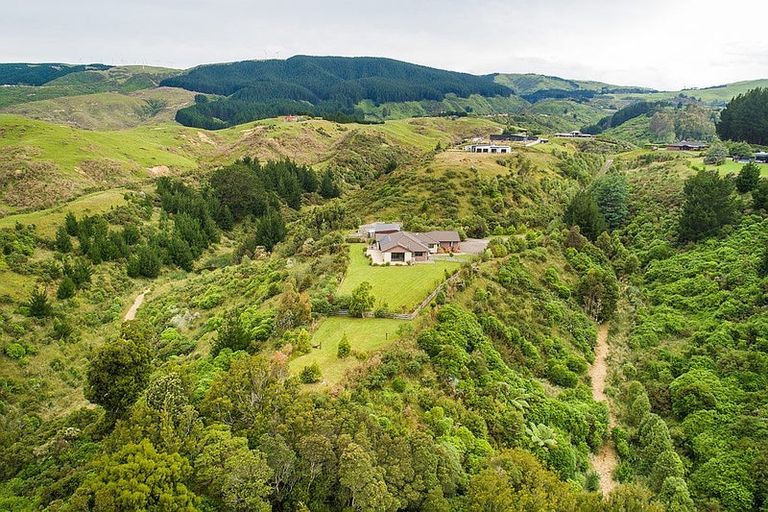 Photo of property in 71 County Heights Drive, Aokautere, Palmerston North, 4471