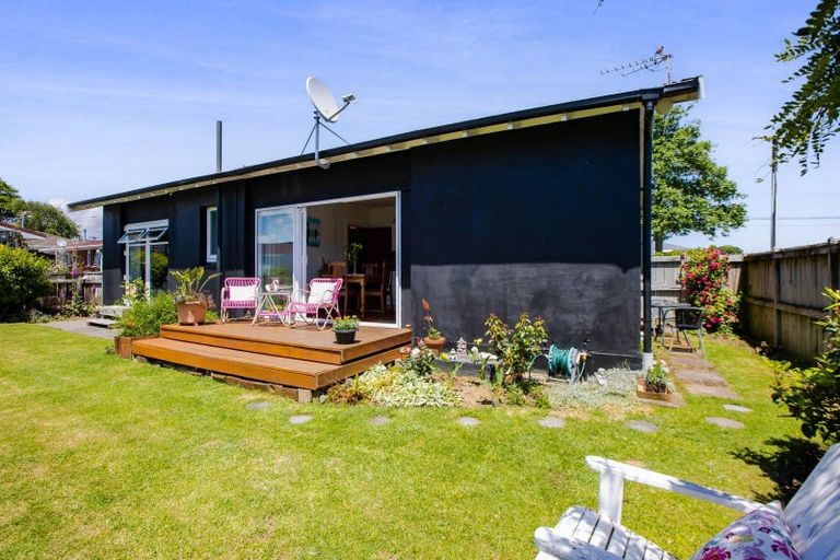 Photo of property in 187 Brooklands Road, Vogeltown, New Plymouth, 4310