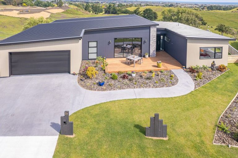 Photo of property in 37 Tirimoana Place, Otamatea, Whanganui, 4501