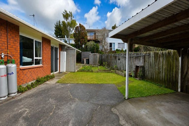 Photo of property in 10 Shaldon Crescent, Blagdon, New Plymouth, 4310