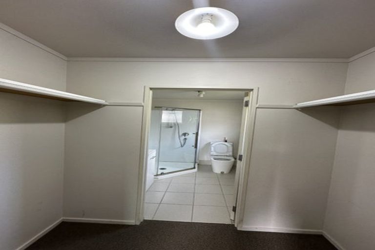 Photo of property in 72 Kervil Avenue, Te Atatu Peninsula, Auckland, 0610