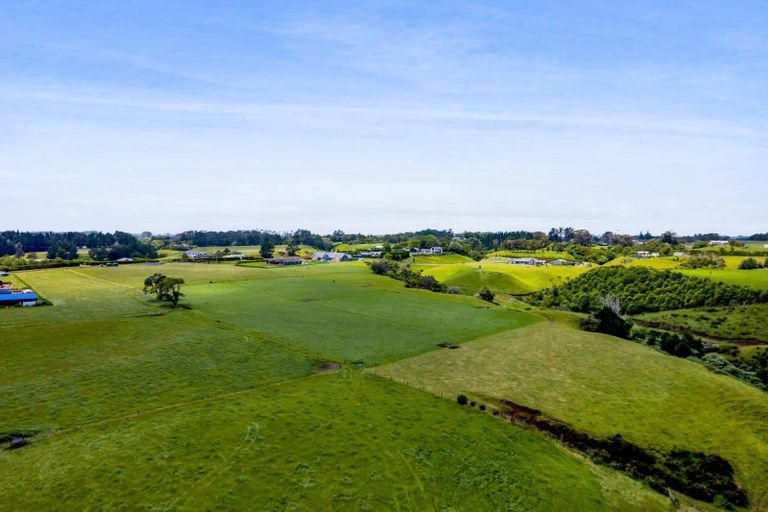 Photo of property in 132 Henwood Road, Paraite, New Plymouth, 4372