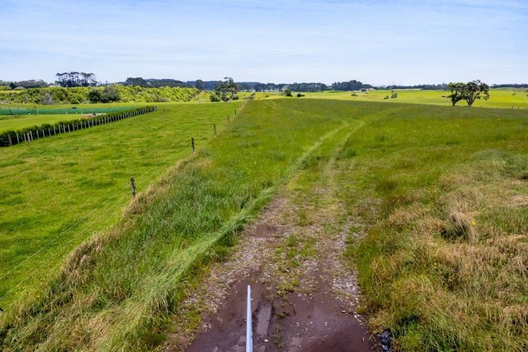 Photo of property in 132 Henwood Road, Paraite, New Plymouth, 4372