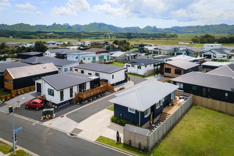Photo of property in 8 Sandy Place, Waihi Beach, 3611