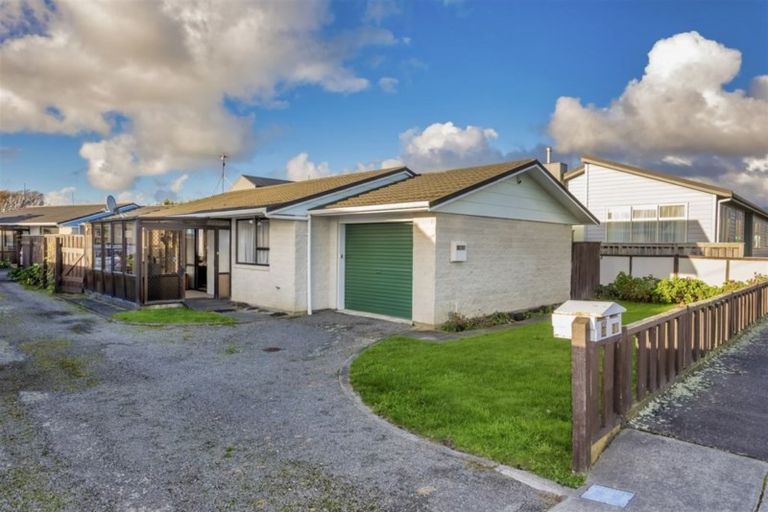 Photo of property in 10 Raukawa Street, Otaki, 5512
