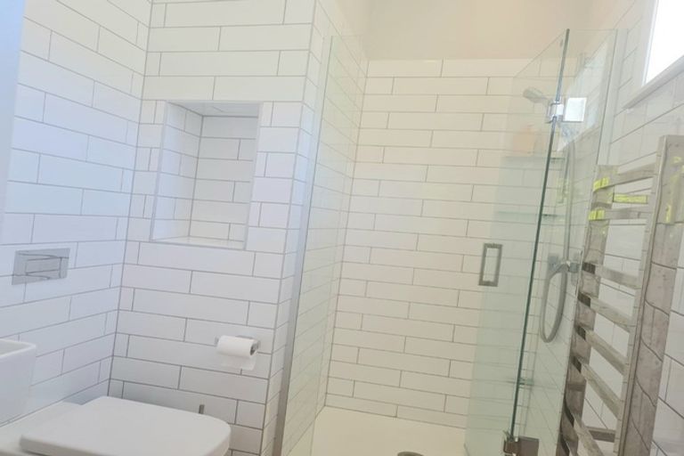 Photo of property in 8 Omar Street, Khandallah, Wellington, 6035