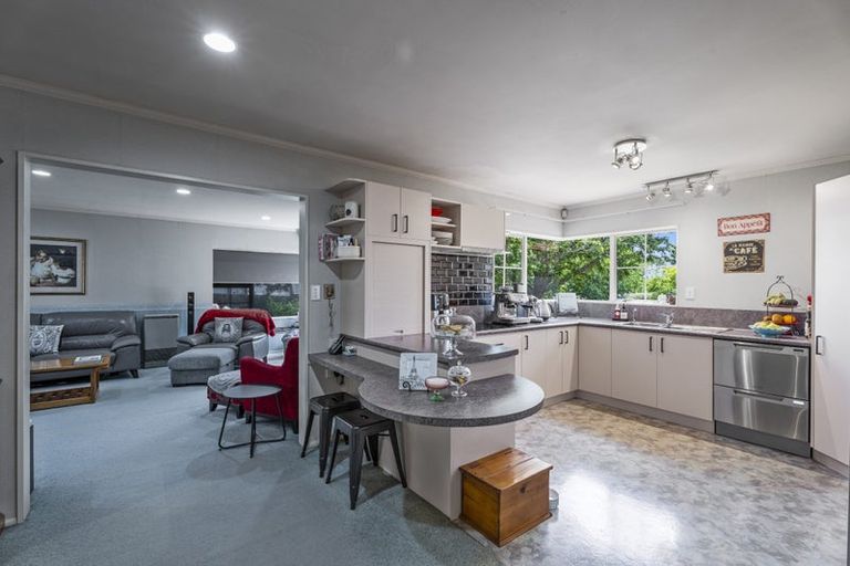 Photo of property in 35 Cromwell Drive, Fitzroy, Hamilton, 3206