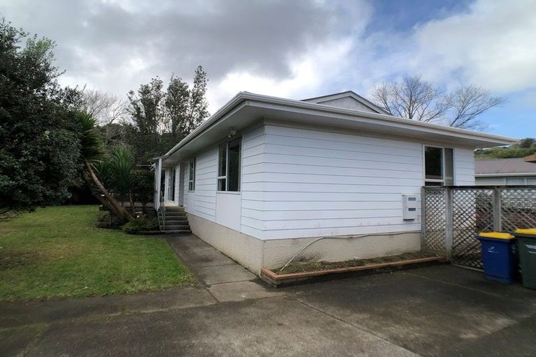 Photo of property in 9 Camphora Place, Ranui, Auckland, 0612