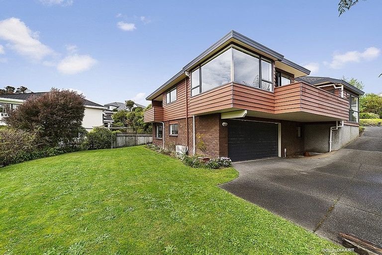 Photo of property in 14 Longmont Terrace, Churton Park, Wellington, 6037