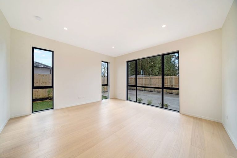 Photo of property in 41b Candia Road, Swanson, Auckland, 0614